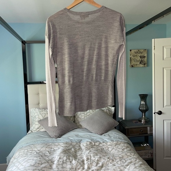 Donna Karan New York Front Twist Cascade Sweater Gold Hardware Silver Metallic M - Picture 3 of 6